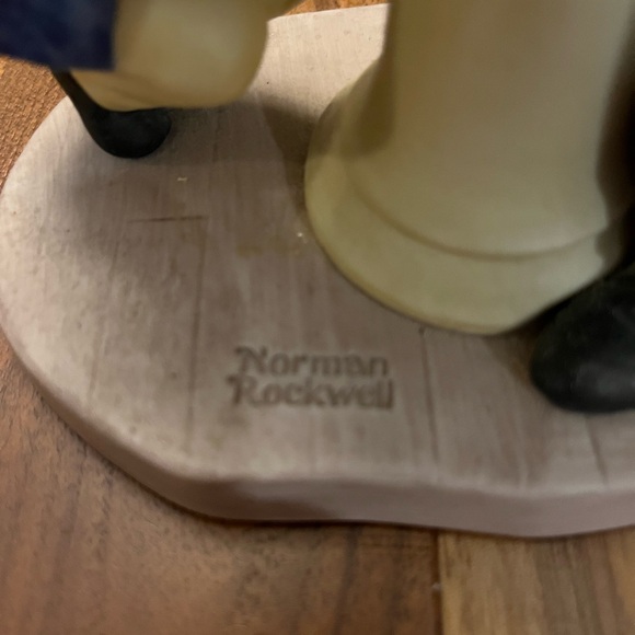 Norman Rockwell "The Shipmaker" Collectors Club Figurine - Picture 8 of 9